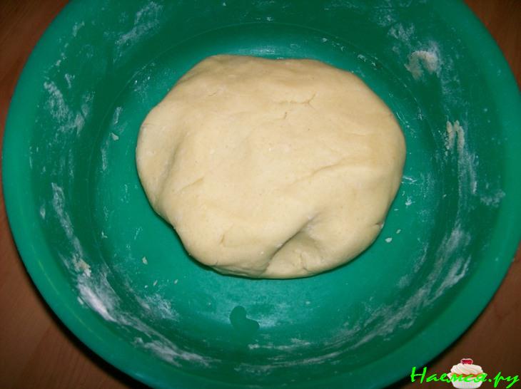 Песочно-фруктовое пирожное с кремом "Зефир"