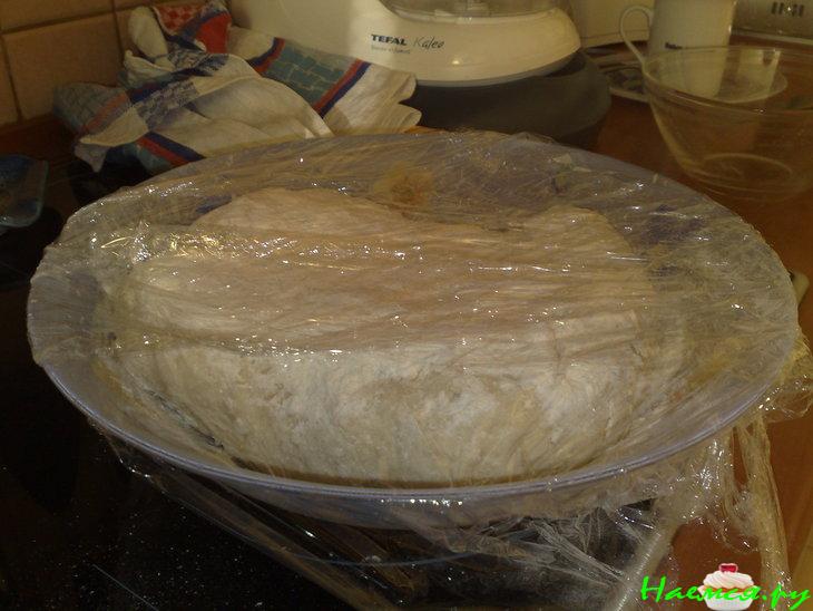 Крендель с беконом и яйцом