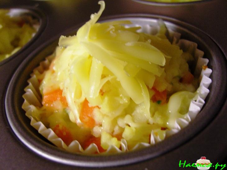 Картофельное пюре с морковкой и сыром