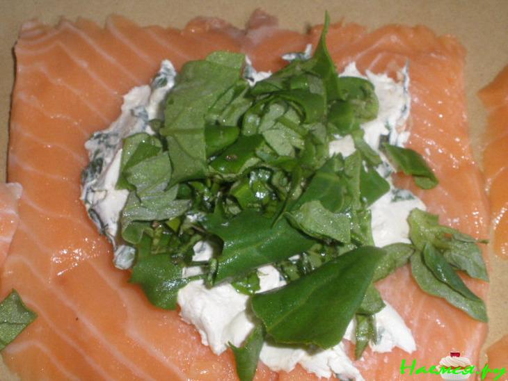 Лосось в сливочном соусе с грибами и орешками Лосось в сливочном соусе с грибами и орешками