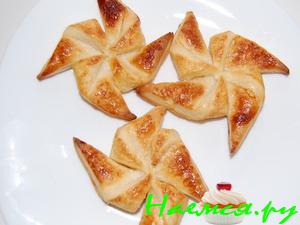 Слоеная "вертушка"