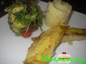 Тилапия под шафрановым соусом с моцареллой Тилапия под шафрановым соусом с моцареллой