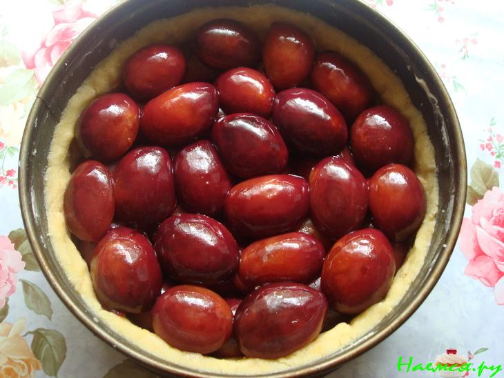 Пирог со сливовой начинкой в желе Пирог со сливовой начинкой в желе