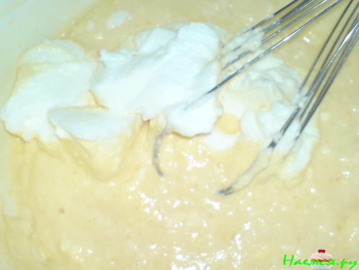 Яблочный пирог под медово-сметанно-яичной заливкой