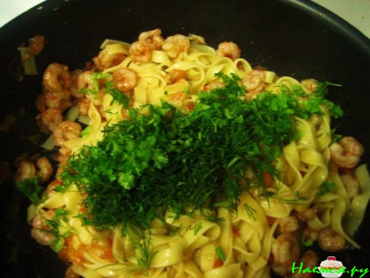 Макароны с креветками и помидорами Макароны с креветками и помидорами