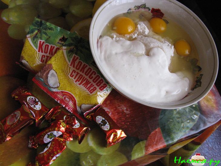 Кекс-пирог с кокосом и кусочками шоколада