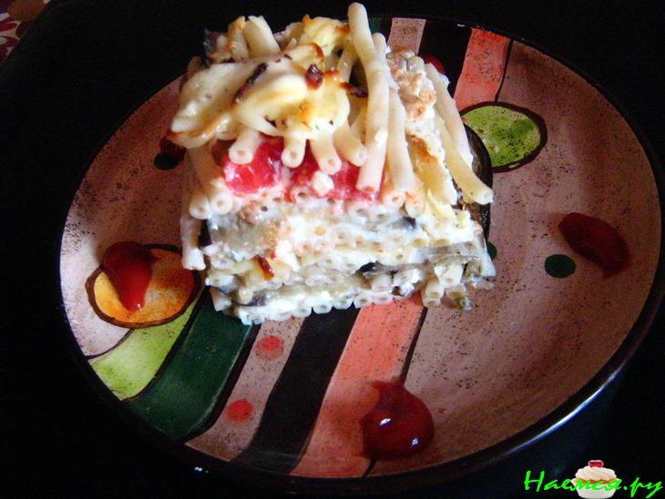 Макаронная запеканка с баклажанами и сыром