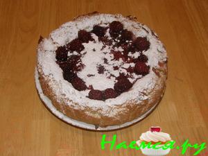 Пирог с малиной