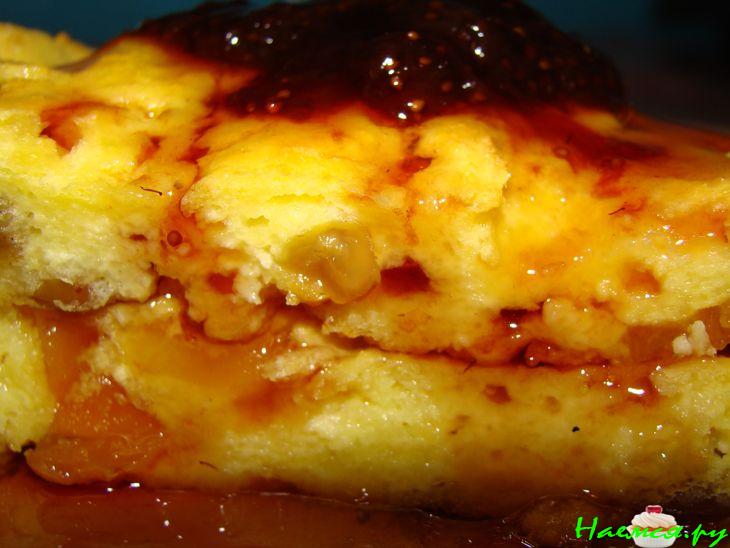 Творожная запеканка с курагой и изюмом