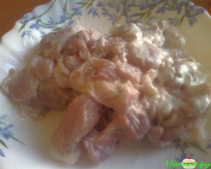 Мясо с ананасами и сыром