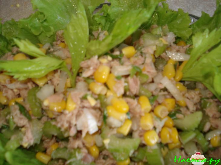 Салат из сельдерея с тунцом