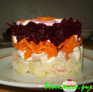 Курочка в шубке (слоеный салат)