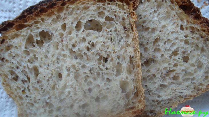 Золотистый хлебушек с семенами льна и овсяными хлопьями