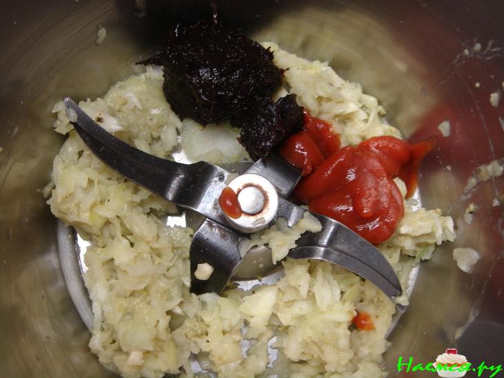 Куриная грудка, фаршированная свити и курагой, приготовленная на пару