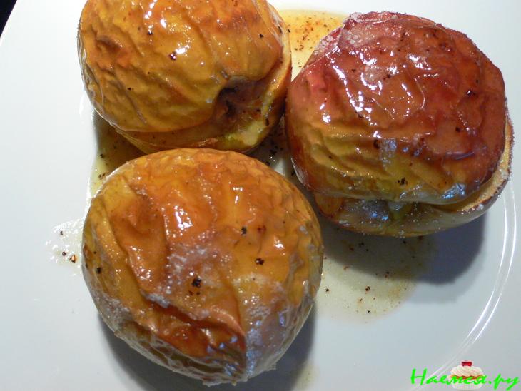 Запеченные яблоки с начинкой