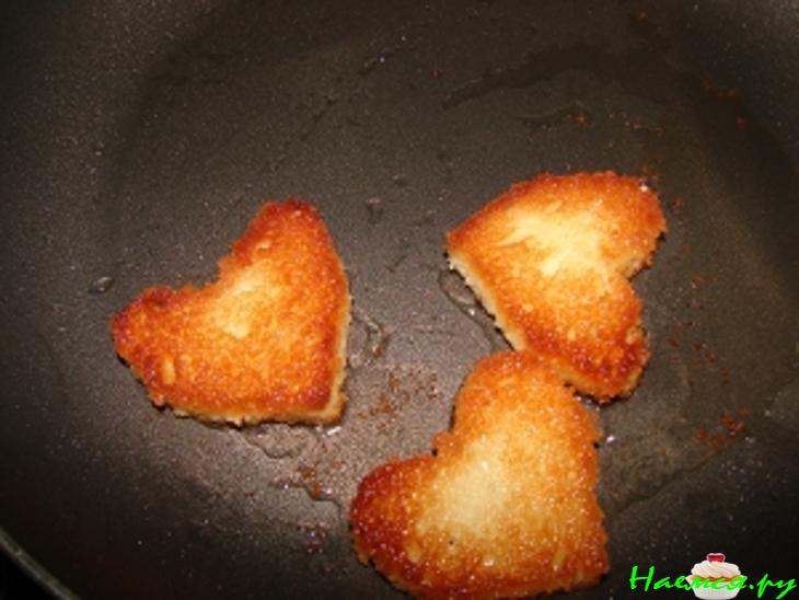 Рыбный супчик с гренками и сливками