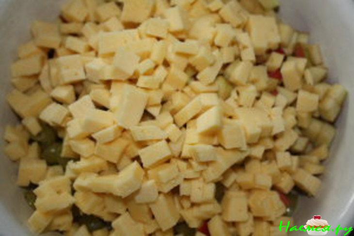 Салат из курицы и винограда