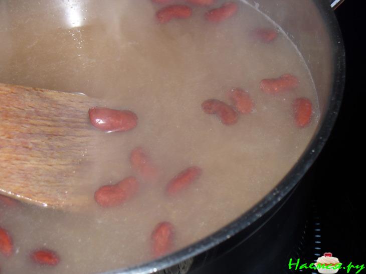 Суп Фасолевый с шеей индюка ( мой вариант )