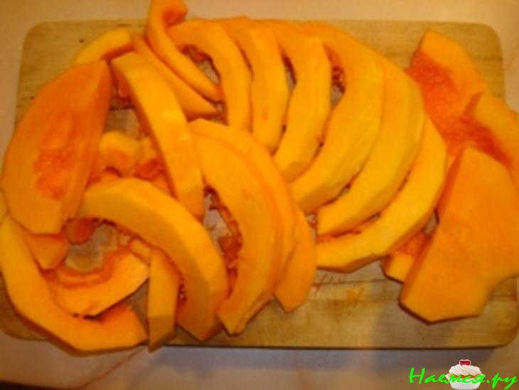 Тыква запеченная с чесноком и сыром