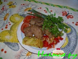 Куриная печень с овощами