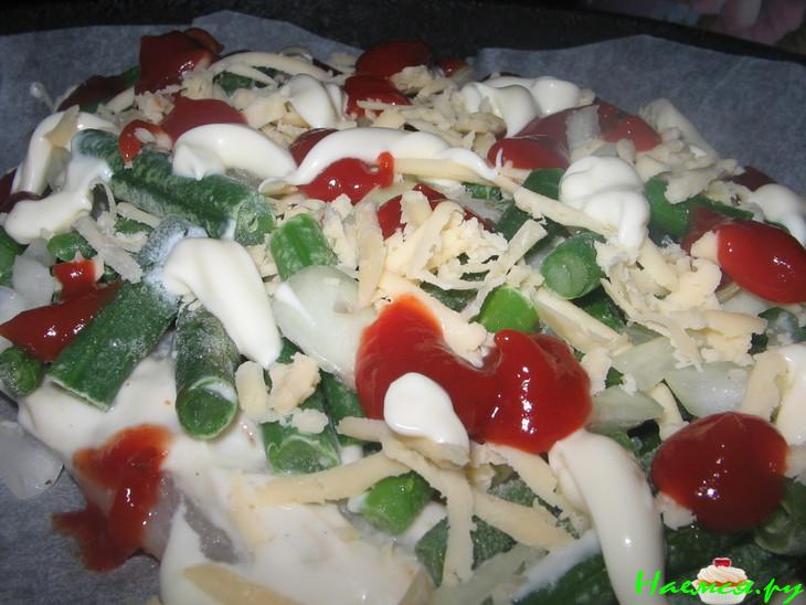 Рыба запеченная со стручковой фасолью