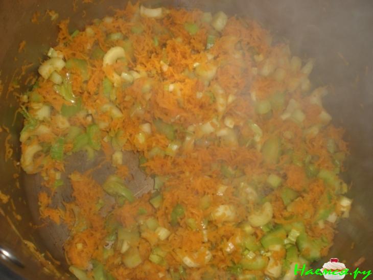 Суп из нута, фасоли и грибов