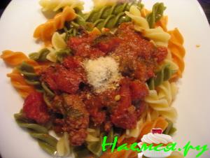 Паста с соусом болонеза