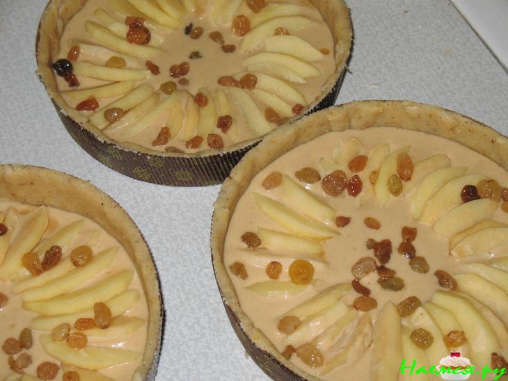 Айвовый пирог с марципаном