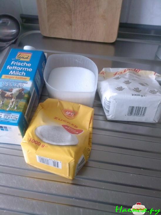 Хлеб с цветами бузины