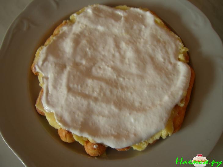 Десерт из профитролей с яблочными кремами