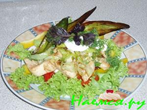 Салат из курицы с творогом