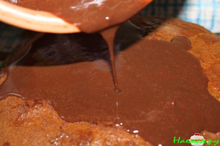 Торт горькошоколадный с кофейным кремом и ромовой пропиткой