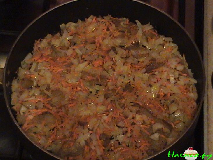 Филе окуня под луково-морковной шубкой