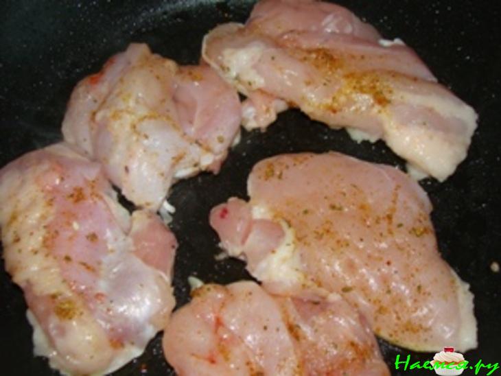 Куриный салат в восточном стиле Куриный салат в восточном стиле