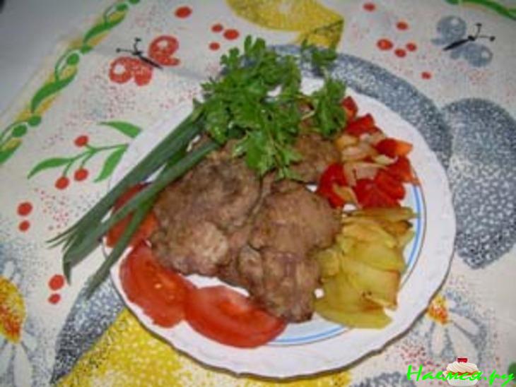 Куриная печень с овощами