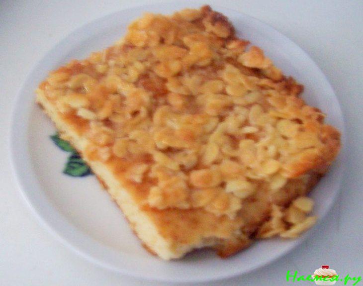 Пирог на сметане с миндалём 