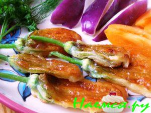 Цветки цуккини в кляре Цветки цуккини в кляре