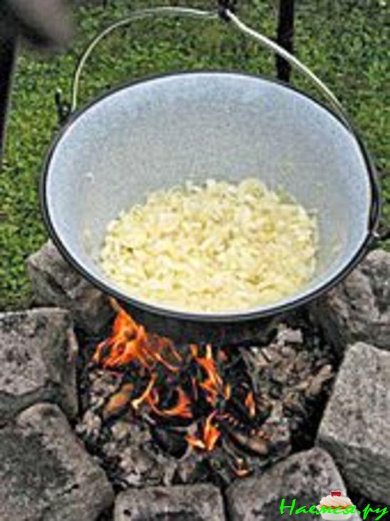 Венгерский гуляш на костре Венгерский гуляш на костре