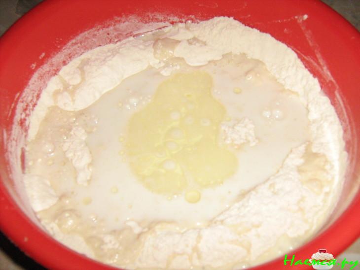 Луковый пирог со шпротами