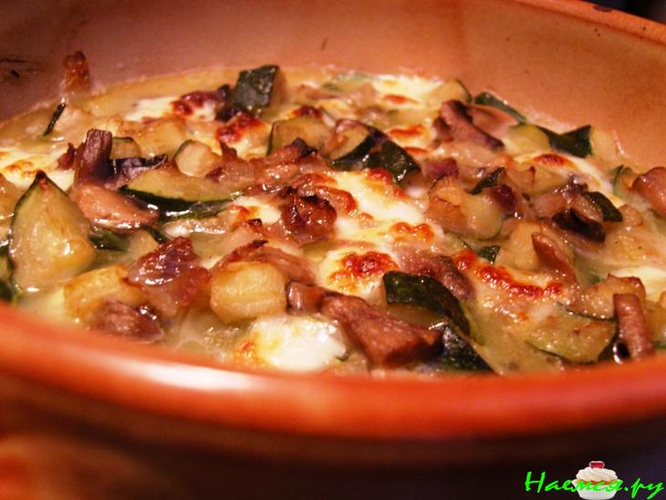 Цуккини и шампиньоны запеченные с сыром Моцарелла Цуккини и шампиньоны запеченные с сыром Моцарелла