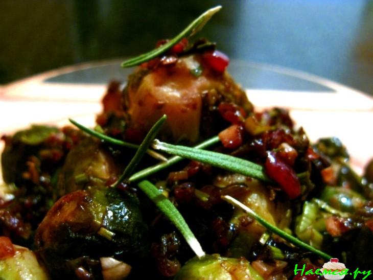 Запеченная брюссельская капуста Запеченная брюссельская капуста