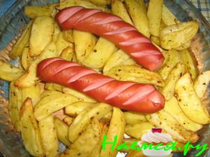 Картошка деревенская с сосисками