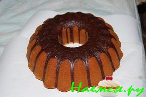 Кекс на кефире с шоколадной глазурью