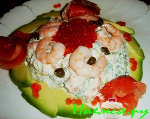 Форель с креветочным салатом Форель с креветочным салатом