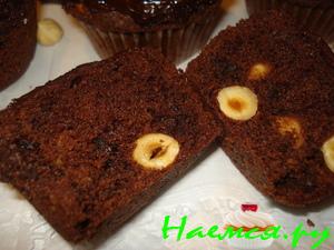 Шоколадные кексы с орехами и черносливом