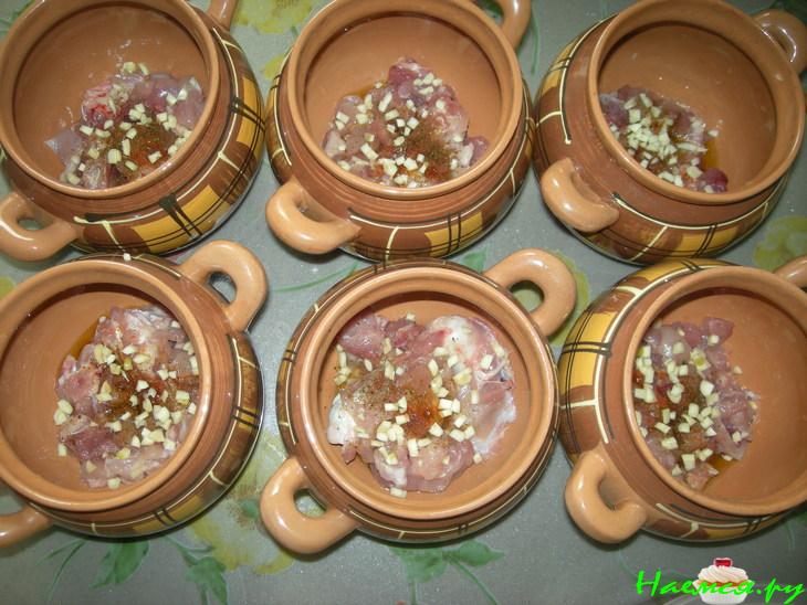 Курица в горшочке