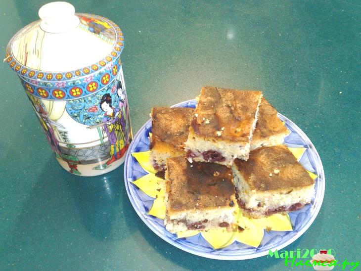 Вишневый пирог с орешками