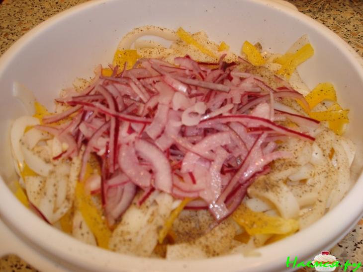 Салат из кальмаров со сладким перцем