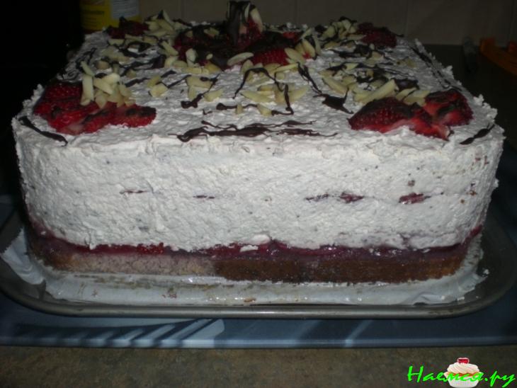 Очень клубнично-творожный торт 