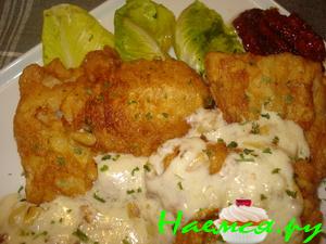 Рыба с сырным соусом и кедровыми орешками